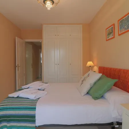 Nogalera 2 Bedroom Retro 아파트